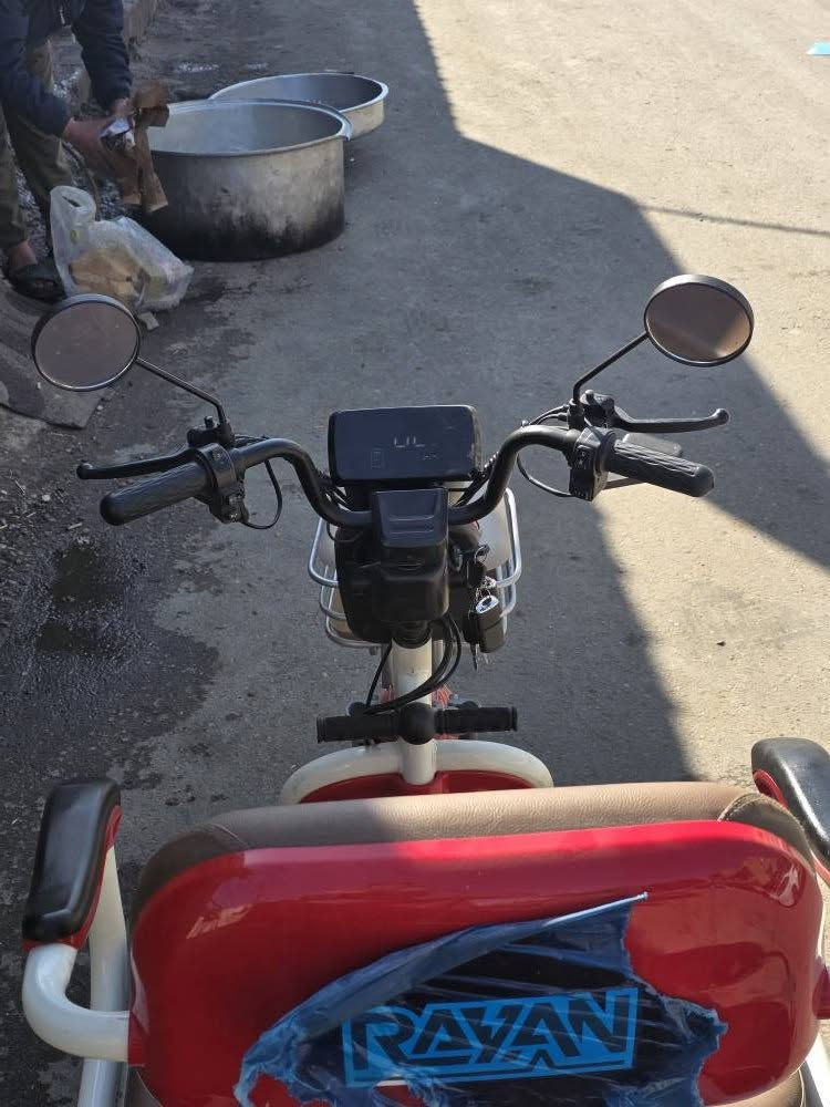 جديدة جدا مكانها شعب شارع الصحة للاستفسار *********** بغداد, العراق
