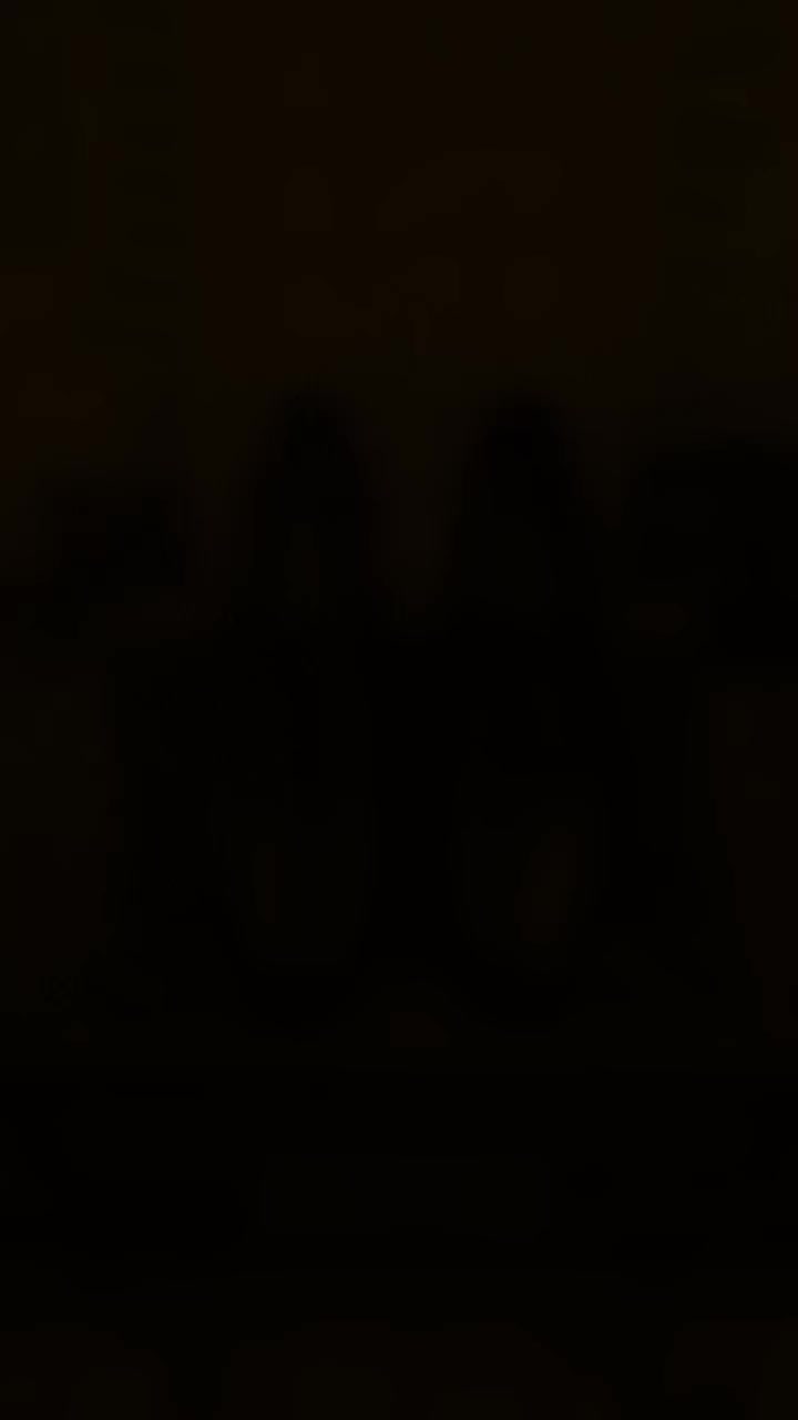 عندما يجتمع التميز مع الجودة، يحدث هذا التأثير الرائع. يتميز هذا الحذاء المصنوع من الجلد الطبيعي والمطرز يدويًا بالفخامة والتميز، وقد تم تصميمه خصيصًا للأناقة والذوق الرفيع. اطلبه الآن بسرعة قبل نفاد الكمية المتوفرة. 
للحجز والاستفسار مراسلة الصفحة او مراسلتنا على رقم خدمة الزبائن في واتساب 
***********
#حذا_ايطالي
#حذاء_جلد_طبيعي
#احذية_ايطالية
