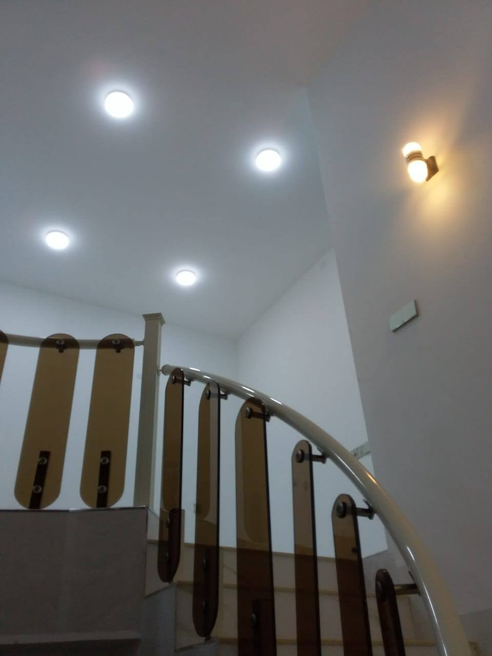 كهربائي عبد الهادي
نعمل حسب طلب زبون
***********
