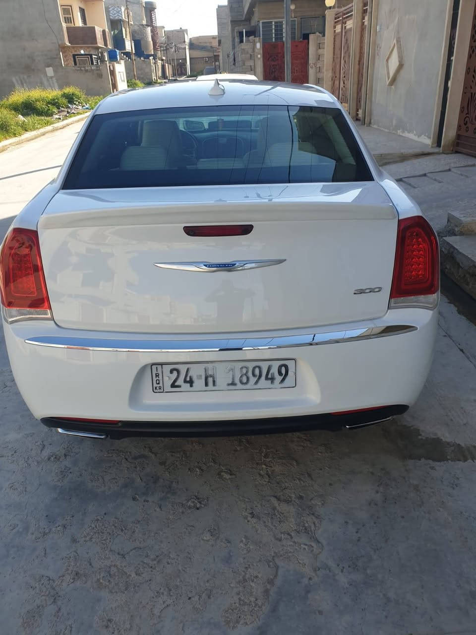 السلام عليكم 

اوباما 2018 c كلين تايتل السياره حيل جديده كفاله عامه بدون صبغ بدون بارد السياره حلوه و دينار واحد متصرف عليها  جاهزه من كل نواحي 

المواصفات 
 بصمه 
تشغيل عن بعد 
كشنات اماميه تدفئة تبريد 
كشن خلفي تدفئه 
تحكمات أستيرن 
مري هيتر 
مري قلاب 
تبريد قطعتين
كشن خزن 
فول بدون بانوراما وبرده
السياره استخدام شخصي 
السعر 240 وبيها مجال قليل مو شراي لا اتعبني 

 
وباقي مواصفات ال C المعروفه رقم دهوك تحويل ثاني يوم 

مكان السياره / موصل   
 
للاتصال
***********
