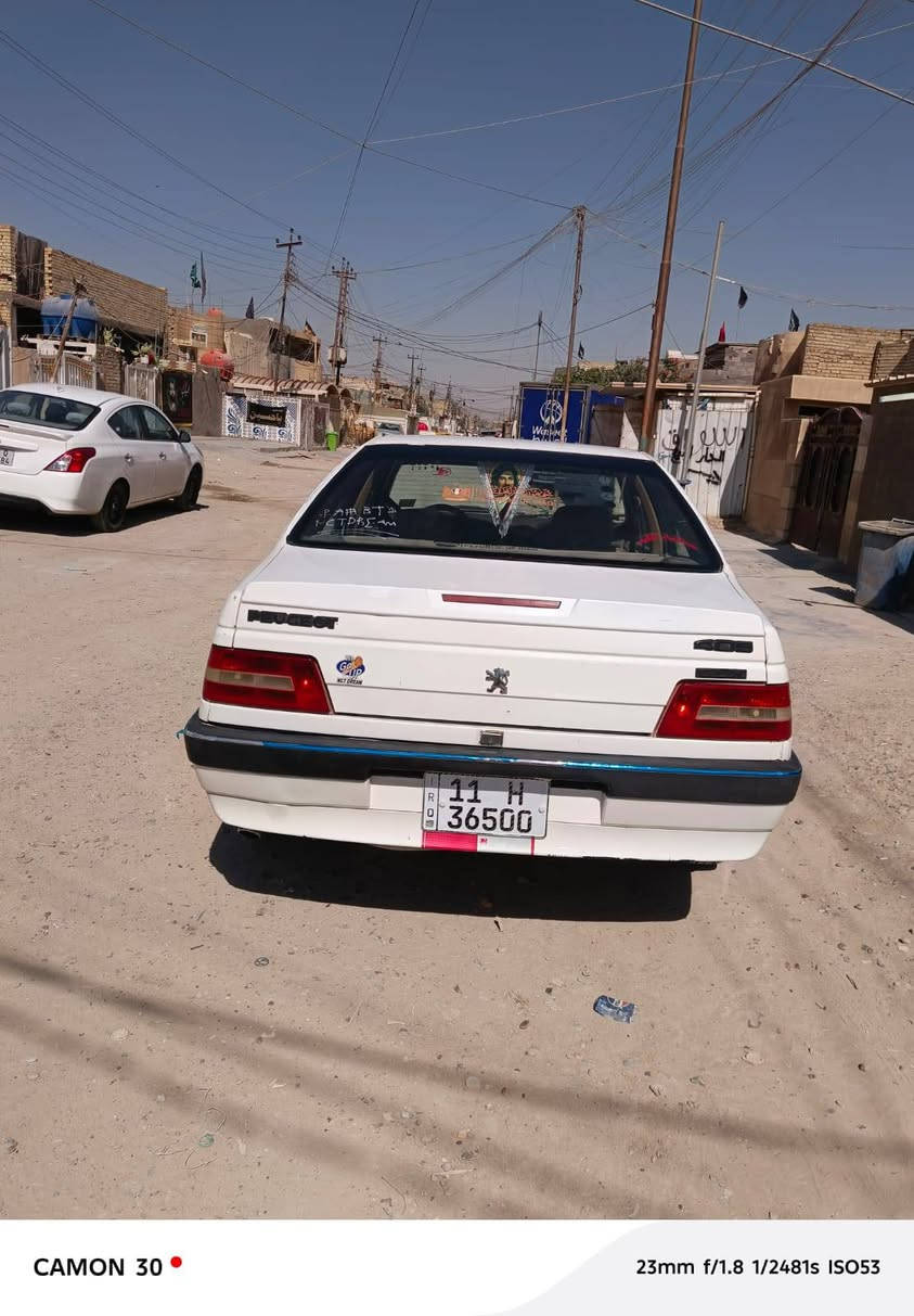 السلام عليكم 
بيجو جي ال اكس ايراني موديل 2009 بيها طخه من الخلف سياره نضيفه وجاهزه كهرباء مكينه كير تبريد تخم تاير بسمي تحويل ثاني يوم المكان المشتل السعر 32 وبيها مجال قليل رقم الهاتف *********** واتساب والخاص مفتوح
