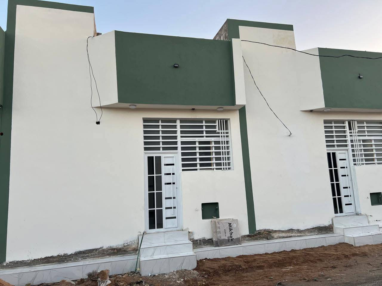 دار للبيع  50 م 🏡 (مكتب الخليج للعقار عمود327)
***********
✅ مشمول بقرار التطويب 

بسعر /22/ مليون مع المجال/ 
موقع /نجف 🏡شارع الحولي مال المطار عمود 327

البناء 🏡 
غرفه/صاله/مطبخ / صحيات/مكشوفه
بناء مرتب/ اساس + سقف كونكريت + طابوك

ألخدمات 🏡 ماء/كهرباء/مدارس/سوق/تبليط/لحد الباب
