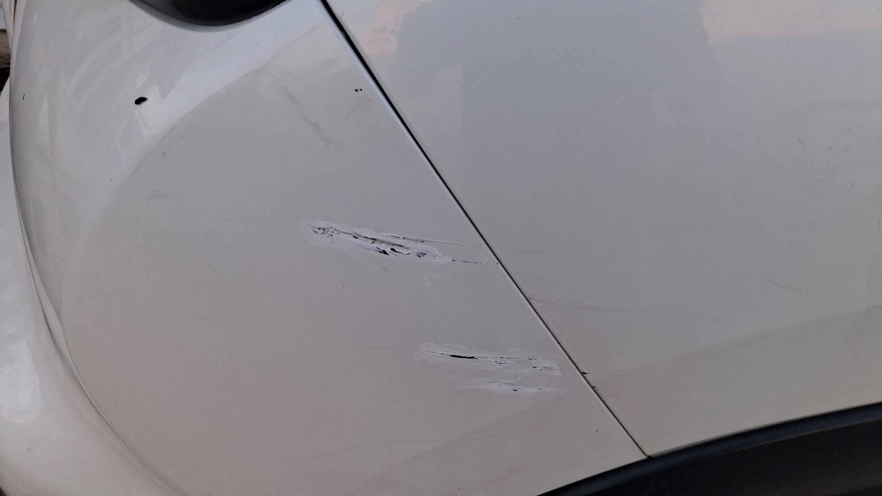 ماشيه 57 الف و مكينه مفتوحه نوع السيارة نيسان جوك ستيشن بدون تيربو مكينه 1600 تخم تايرات جدد موديل 2018رقم انكليزي