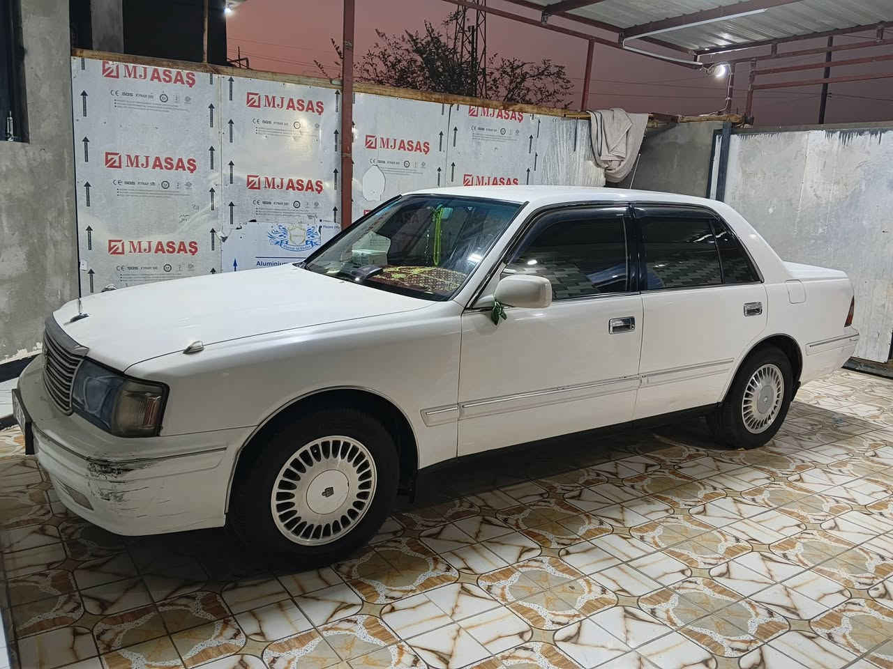 سلام عليكم راس ثور ايسر بلاد  مصبوغه جماليه سعودي البيع مكفوله كصه ونقل بسمي تحويل ثاني يوم ***********
