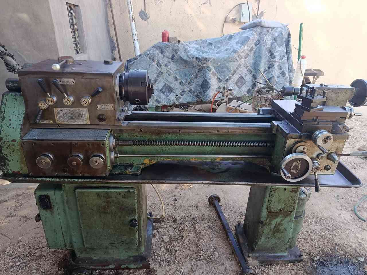 تورنه بلغاري للبيع كامله مواصفات موديل ١٩٧٨ طوله متر اله ربع سعرها مليون وسبع ميه وخمسين قابل للتفاوض ***********
