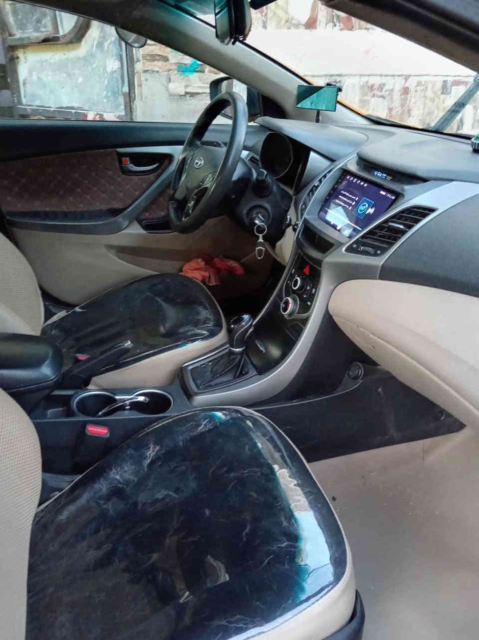 السلام عليكم ورحمه الله وبركاته اخواني الانتره للبيع موديل 16 سياره حلوه كير مكينه كفاله  الرقم *********** ضرره بنيد وجاملغ فقط
