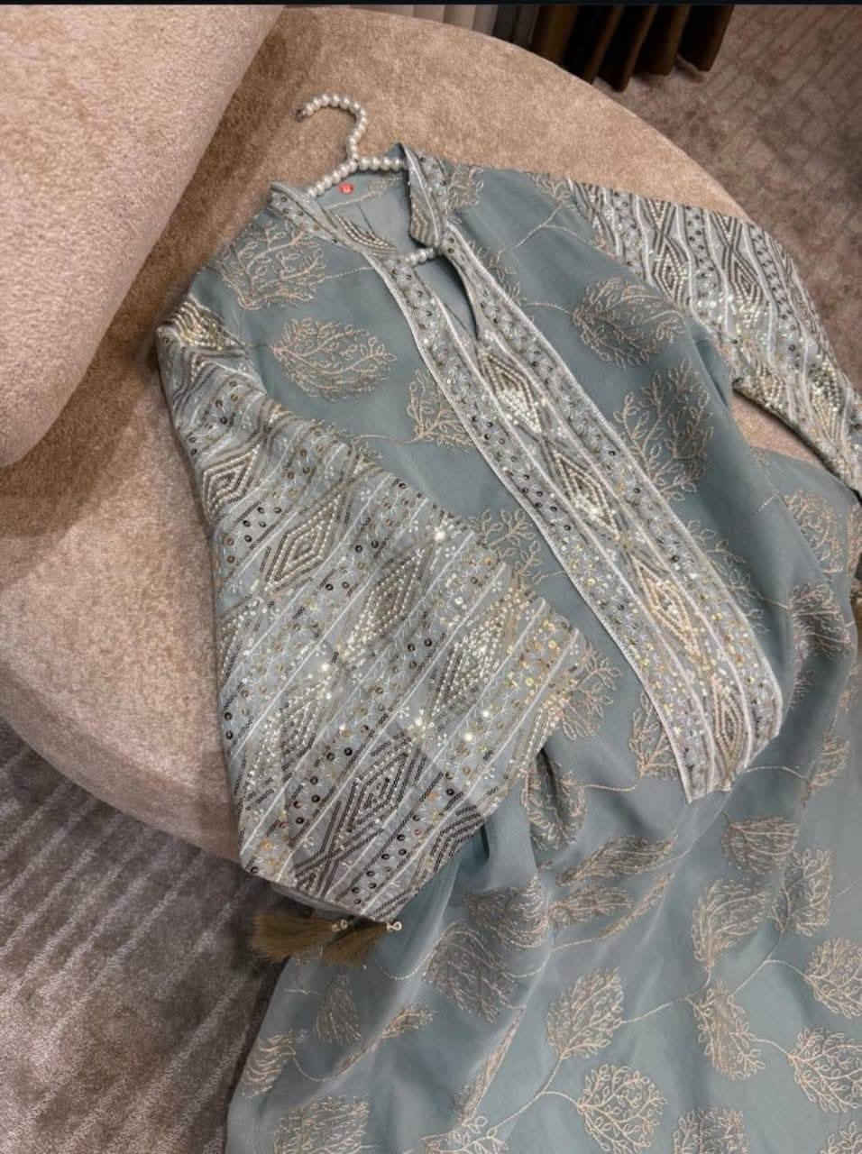 مش محتاجه اتكلم هو بيتكلم عن نفسه عن جماله وحلاوته
للطلب والحجز من هنا Lely Store ��


**إذا كنت صاحب هذا الإعلان وتريد حذفه لأي سبب، رجاءا أرسل رسالة إلى الدعم الفني**