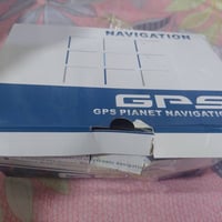 جهاز ملاحة GPS من ماركة "Pianet Navigation". يتميز الجهاز بوجود خرائط ...