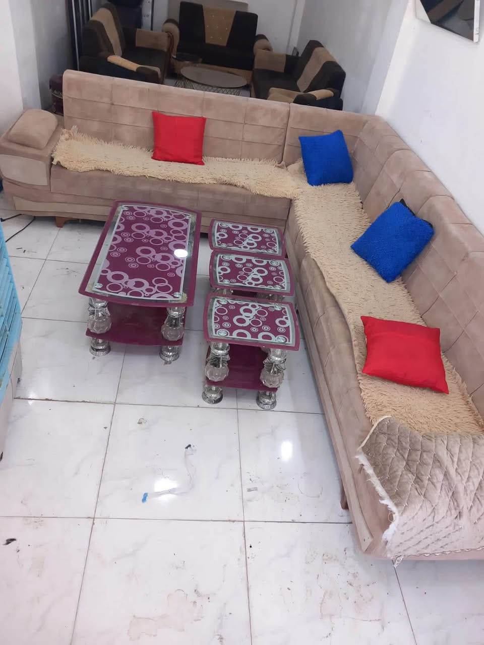 ديوان ٨ نفرات نضيفه مابي اي عيب للبيع ب ٧٥ الف فقط اي استفسار اتصل برقم ***********
