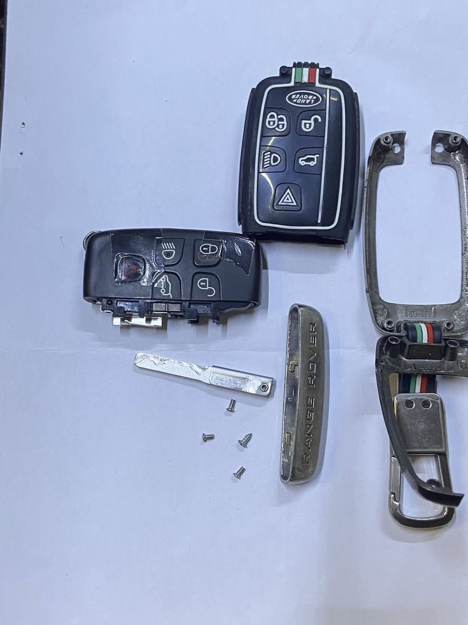 السلام عليكم؛
للبيع بصمة مع الغلاف كاملة مع المفتاح…
رانج روڤر من ٢٠٠٨ - ٢٠١٣
بطاريه ٣ فولت جديدة..
السعر :45 الف
مكان البصمة: الحلة او كربلاء
للاستفسار: ☎️ مع الواتس اب:
***********
