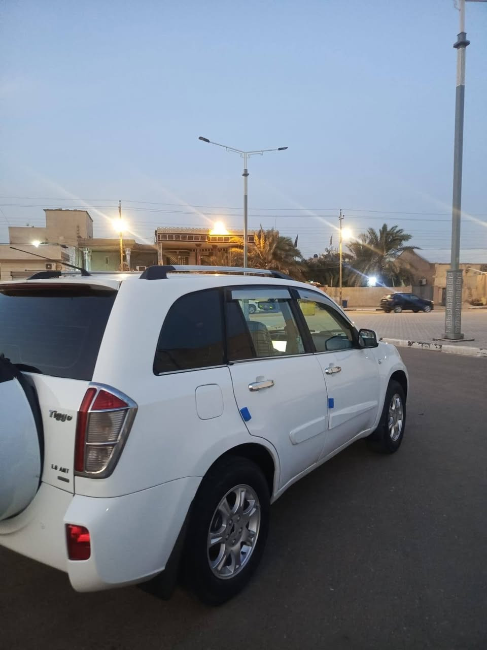 سلام عليكم
تيكو 2013 رقم بصره انكليزي هزه توه صاعده
سنويه 2030 
كفاله من الضربه والشواصي 
ملكطه خياسات 
حداده جديده
تخم تاير
كهربائيات كله شغاله
السعر 50 وبيه مجال لشراي 
عنوان بصرة المعقل 
شراي اتصل لا تراسل لان مارد 
***********
