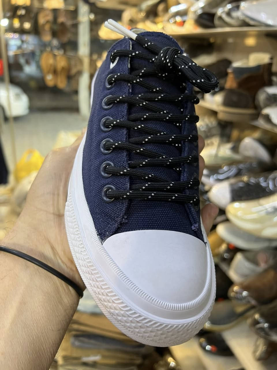 كونڤرس أورجنال
قياس 42
أصدار خاص
خامه سميكه حجريه
قيطان سيفتي نيون
السعر40
للحجز مراسله


**إذا كنت صاحب هذا الإعلان وتريد حذفه لأي سبب، رجاءا أرسل رسالة إلى الدعم الفني**