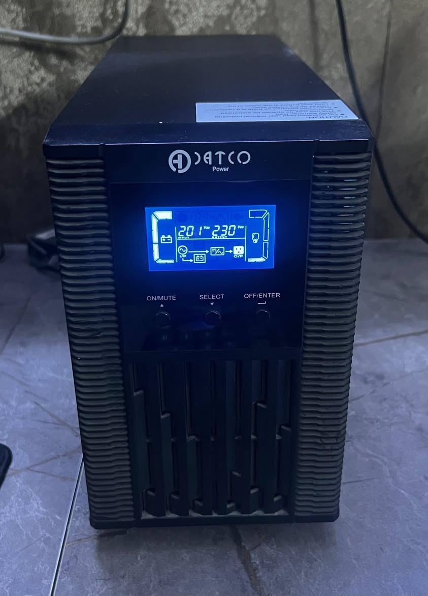 السلام عليكم 
تجميعة كاملة للبيع 
 (المواصفات الكيس)
Gpu : asus tuf gaming 4070 ti super 
Cpu : i7 13700k 
Motherboard :Asus tuf gaming  B-760 plus wi fi 
Ram : corsair vengeance ddr5 6400 
Cooler : Asus tuf gaming lc II 240 water cooler
Power supply: Asus tuf gaming 750 gold full moduler 
Case : Asus tuf gaming gt501 
Ssd : crucial 1tb m.2 7300mb/s 
(الاكسسورات)
Ups : online ups 2kv 
Monitor : Asus tuf gaming vg 27inch 2k 180hz ips 
Mouse : razer viper v3 pro 54g 
Keyboard : attack shark x68 he hall effect magnetic 
Headphone : hyper x cloud alpha s 
Mouspad : hyper x
  
السعر 3 ملايين و 250 الف

وبيها مجال بسيط
مكاني بغداد حي اور ال 600

يوجد توصيل لكل محافظات العراق 

يرجى التواصل عبر الرقم الاتي
***********
