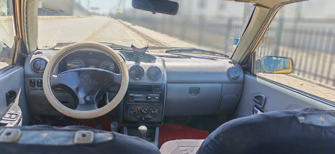 السلام عليكم سايبه مديل 2017سياره مكينه وكير وحداديه وتخم تاير جديد رقم قادسيه نكليزي كهربائياته سنتر لك كله شغال تبريد ميشتغل فقط السعر 33 وبيه مجال بسيط مكان سياره ديوانيه الرقم ‏‪***********‬‏
