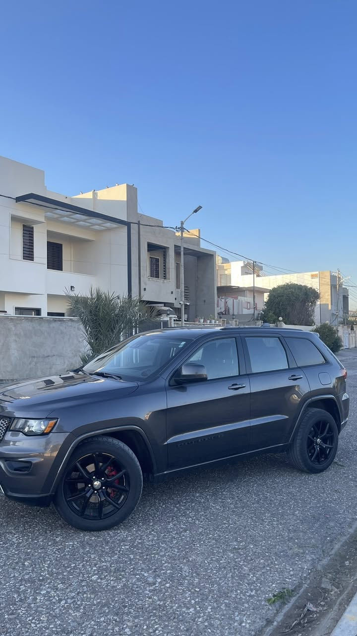 جيب بلاك توب 2020 امريكي 
الرقم: سليمانية  
مكينة: 3.600 V6
ماشي 132 الف 
موصفات 
1/ رادار امامي و خلفي 
٢- شاشه كار بلي مع كامره دواره
٣- رادار جانبي خلفي
٤- تشغيل عن بعد 
٥- نقطة عمياء 
٦- اوتو ستوب
٧- كشنات جلد اسود
٨- منضومه زنون اصلي
٩- تحكمات ستيرين 
١٠_ جنطه كهربائيه 
١١-كرسي السائق كهربائي 
١٢- كشنات تدفئه 
١٣- نضام اسبورت وايكو
١٤- ويل 20

🟪ســعــر👾 ::  265

هواي موصفات بيه الجيب معروفه
 (
فقط تبديل بنيد بلون بلادي 
بدون دواخل و بدون ايرباك شرط 

سيارة صدر جديد ما بيها دينار مصرف 
4 طايرات جديدة 

رقم صاحب السيارة
 ***********
