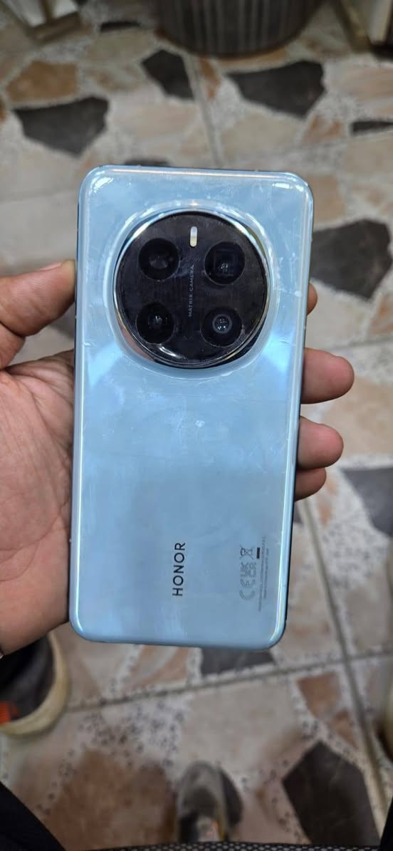 هونر مجك 7 برو ذاكره 512
جهاز غني ع  التعريف قفل 700 الف مكاني زعفرانيه 
فقط جهاز بدون ملحقات 
*********** 
اراوس فقط 17 برو ماكس وانطي فرق
