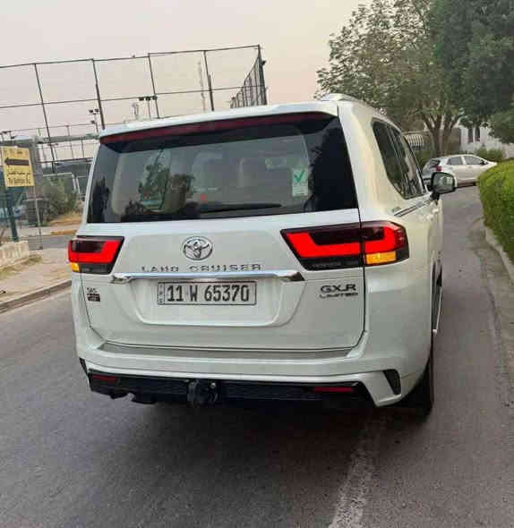 تويوتا لاندكروز GXR LIMITED موديل 2023 وكالة ساز 
(SAS العراق)
ماشي 39 ألف كم فقط
مكفولة كفالة عامة من كلشي،
عدا تكحيلة خفيفة بالدعامية الأمامية و أصبع PDR بارد بالجاملغ الخلفي.

مواصفات السيارة:

فئة GXR LIMITED أصلي مال ساز (فول الفول 1/1).

محرك 6 سلندر – 4000cc – تنفس طبيعي.

بصمة + تشغيل عن بُعد.

ثلاجة.

كراسي كهرباء مع تدفئة وتبريد.

مرايا كهرباء.

سلايد + صندوق كهرباء.

Auto Hold.

لد بلادي بالشباك الأمامي + لد خلفي.

4 كاميرات + حساسات أمامية وخلفية.

زينون.

شاشات + تطبيق أصلي.

شحن موبايل وايرلس.

السيارة فول مواصفات وكل أغراضها موجودة بدون نقص.

إدامة كاملة بالوكالة – السيارة مثل الزيرو وبعدها ضمن ضمان الوكالة إلى نهاية 2026.
الرقم: بغداد – مشروع وطني (تحويل مباشر ثاني يوم)

الــســعــر 🟥 :: الـــرد تـلـقـائـي 💎

رقم صـــاحب السيارة: ***********
