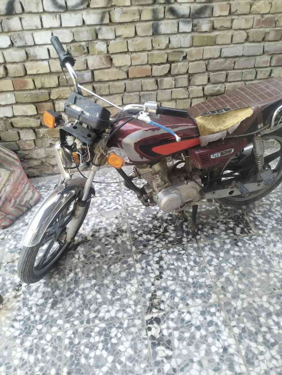 دراجه ايراني 4كير
سعر 300,000 وبيها مجال
***********
