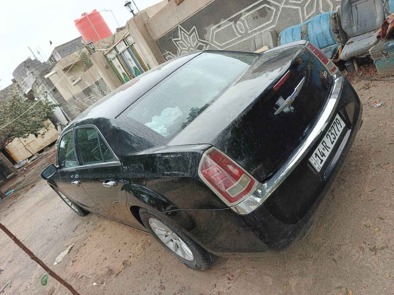 اوباما 2013 
السياره جاهزه مابيها اي نقص 
بيها صبغ كم قطعه بدون دواخل بدون شواصي ولغود
سعرها 125 
***********
