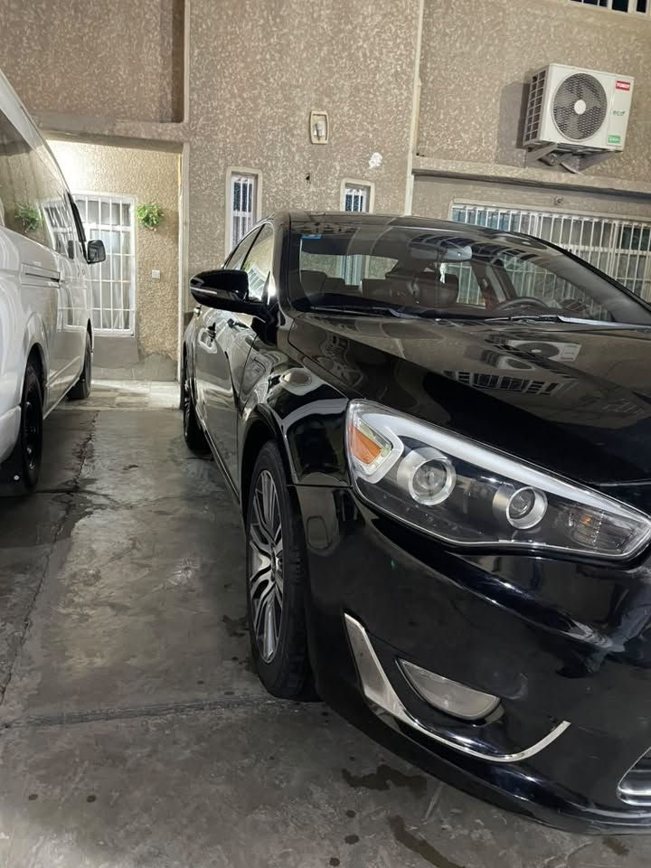 السلام عليكم
.. 193km حقيقي
جاملغ ايمن صبغ 

كيا كادينزا امريكي   gdi3.3 فول  لمتد مواصفات
6 سلندر 
الموديل:2014 بأسمي  محرك مبدل رواجز الشركة
نوزلات مال كصة جدد بلكات اصلي موفس ادامة كاملة لمنضومة الاحتراق يم مركز الحسام شرط نشاط فول لفول 
كير كفالة 
تبريد ثلج 
منضومة ماء زيتية اخضر جديدة
راديتر وكوع جدد
بولش ونانو جديد 

السيارة فول ١/١

المواصفات✅

✅ تشغيل بصمة مع بصمة الابواب الامامية

✅ بانوراما طكتين

✅ نظام ترحيب

✅ انارة بالمرايات والابواب الامامية

✅ تحديد سرعة cruise

✅ كاميرا وحساسات خلفية

✅ حساس ماسحات

✅ بردة خلفية متحركة

✅ كشنات كهربائية جلد جديدة جدا
 تدفئة وتبريد كشنات 

✅ خزن ميموري

✅ تدفئة  كشنات خلفية

✅ شفتات ستيرن

✅ تحكم كامل بالستيرن + كهرباء 

✅ نظام ترحيب

✅ يدات نيكل

✅ شاشة كبيرة تدعم صوت الانفنتي ١٢سماعه

✅ نظام صوتي infinty

✅ مري شفط مع الاشاير

✅ تخم ويل 

✅ مرايات قلاب ويه R

✅ منافذ USB 2

✅ منفذ AUX

✅ شاشة عداد ديجتال

وباقي مواصفات الكادينزا معروفه

هزه جديده ولوحات جدد
السيارة بأسمي تحويل ثاني يوم
كلش جديدة واستعمال يومي بسيط 
نضافتها تحكم وبلحقيقة احلى

مكان السياره بغداد
***********
السعر 119 بيها مجال بسيط
