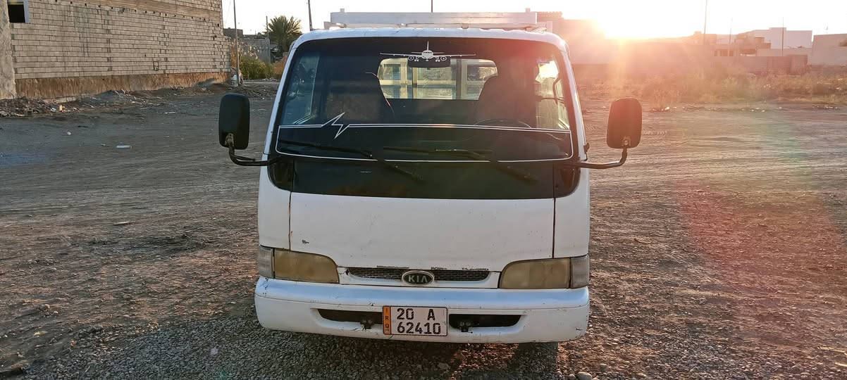 سلام عليكم فنتيره اللبيع موديل 97 نضيفه بلادي مكينه شاصي شرط عنوان ديالى سعر 60 وبي مجال حك الجيه ستفسار على رقم *********** او ***********
