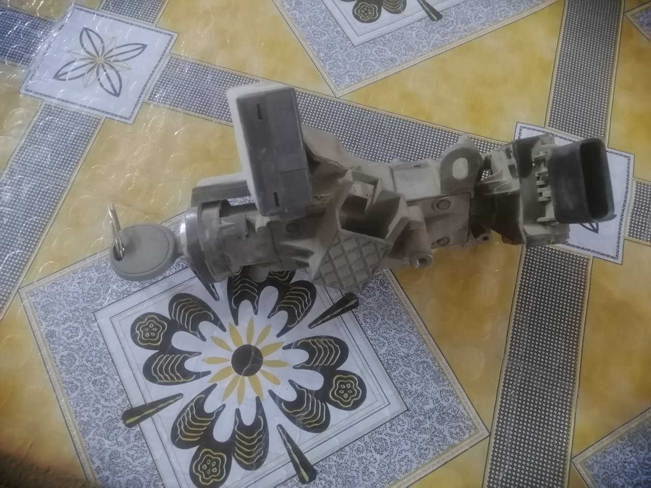 السلام عليكم تفصيخ جيب لبيرتي ٢٠٠٨ شتحتاج اتواصل *********** مكان الديوانيه
