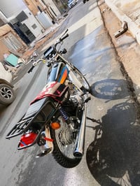 دراجة نارية بحالة ممتازة كما هو موضح في الصور، التصميم أنيق ويناسب الا...