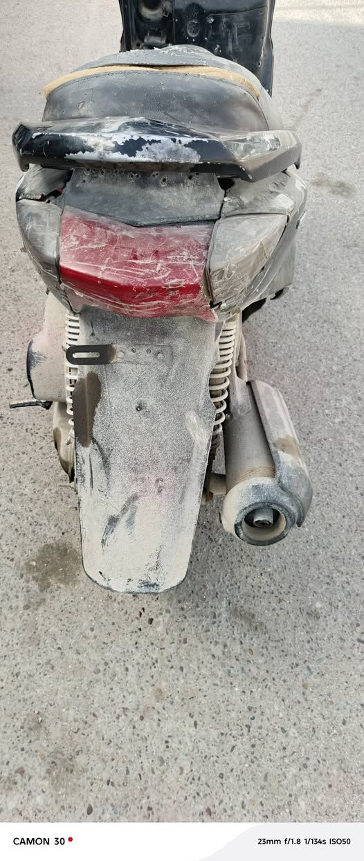 السلام عليكم. دراجة سكنس كوم حديد. نقصهة فقط كابريتر ومتروكة صارلهة سبوعين لان شتريت غيرهة 
السعر 175 مكاني شهداء السيدية . ***********
