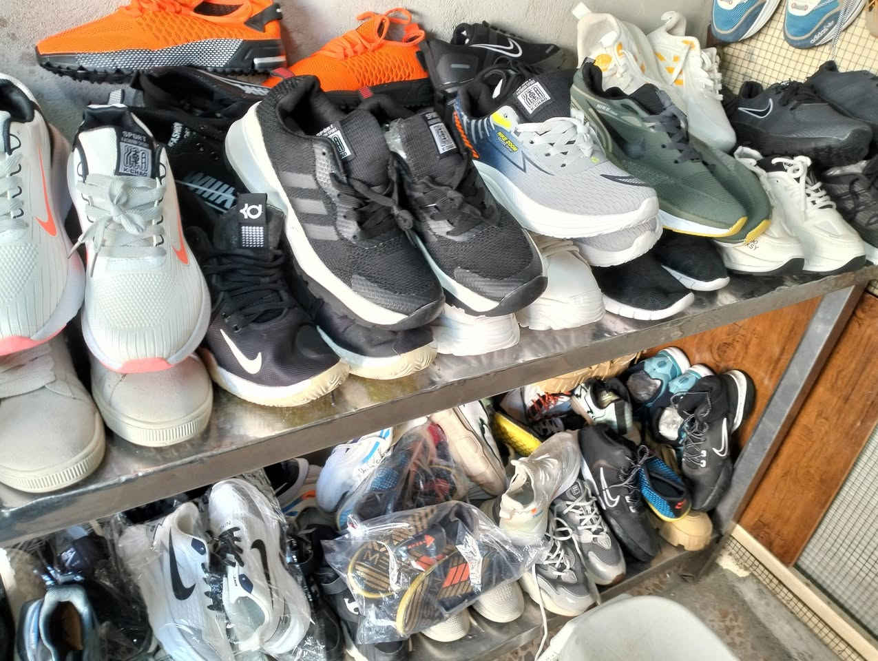 بإله درجه اولى حي التحرير مقابل جامع ال البيت بل فرع الحجام من40 الى 46 السعر حسب القطعه تاريخ 11/1/2026 زورونا وهلا وسهلا بكم السايدين مال قوزي الصقال اول فرع عل يمين موبايل ***********
