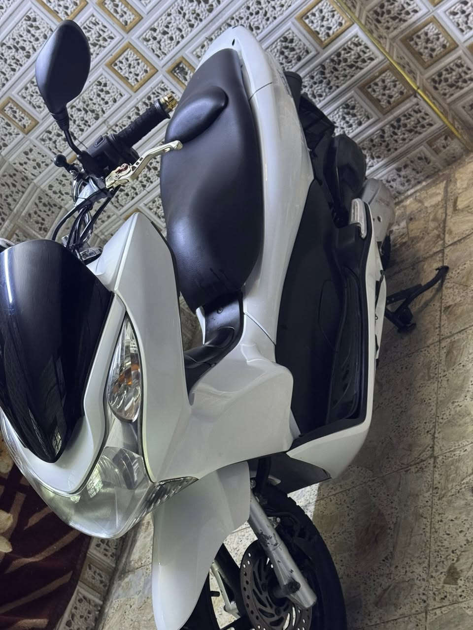 السلام عليكم
دراجه بي سي اكس جيل الاول مال رمبه لون ابيض صدفي
دراجه مكفوله مكينه وكهربائيات 
العنوان بغداد قرب ساحت مظفر
الشراي يتصل الضاص مغلق 
رقم الهاتف ***********
