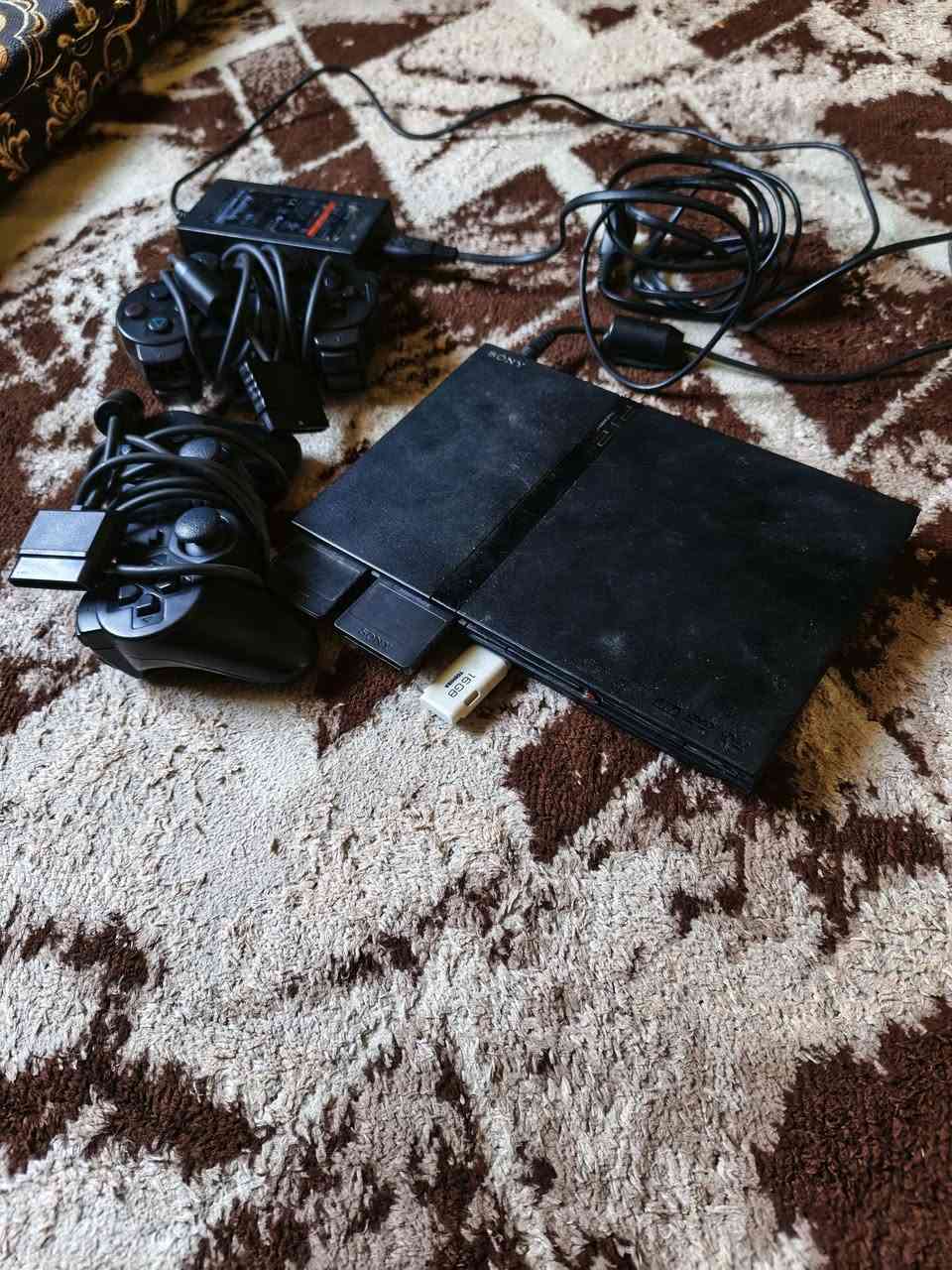 السلام عليكم
يوجد بلاي ستيشن2 مع يدات العدد6 مع فلاش بيه 40لعبة تقريبا و بيه لعبة فيفا 2016 بلاي جدأ نضيف مثل ما موضح بالصور و السعر 45 وبي مجال (العنوان ناحية الزاب).


**إذا كنت صاحب هذا الإعلان وتريد حذفه لأي سبب، رجاءا أرسل رسالة إلى الدعم الفني**