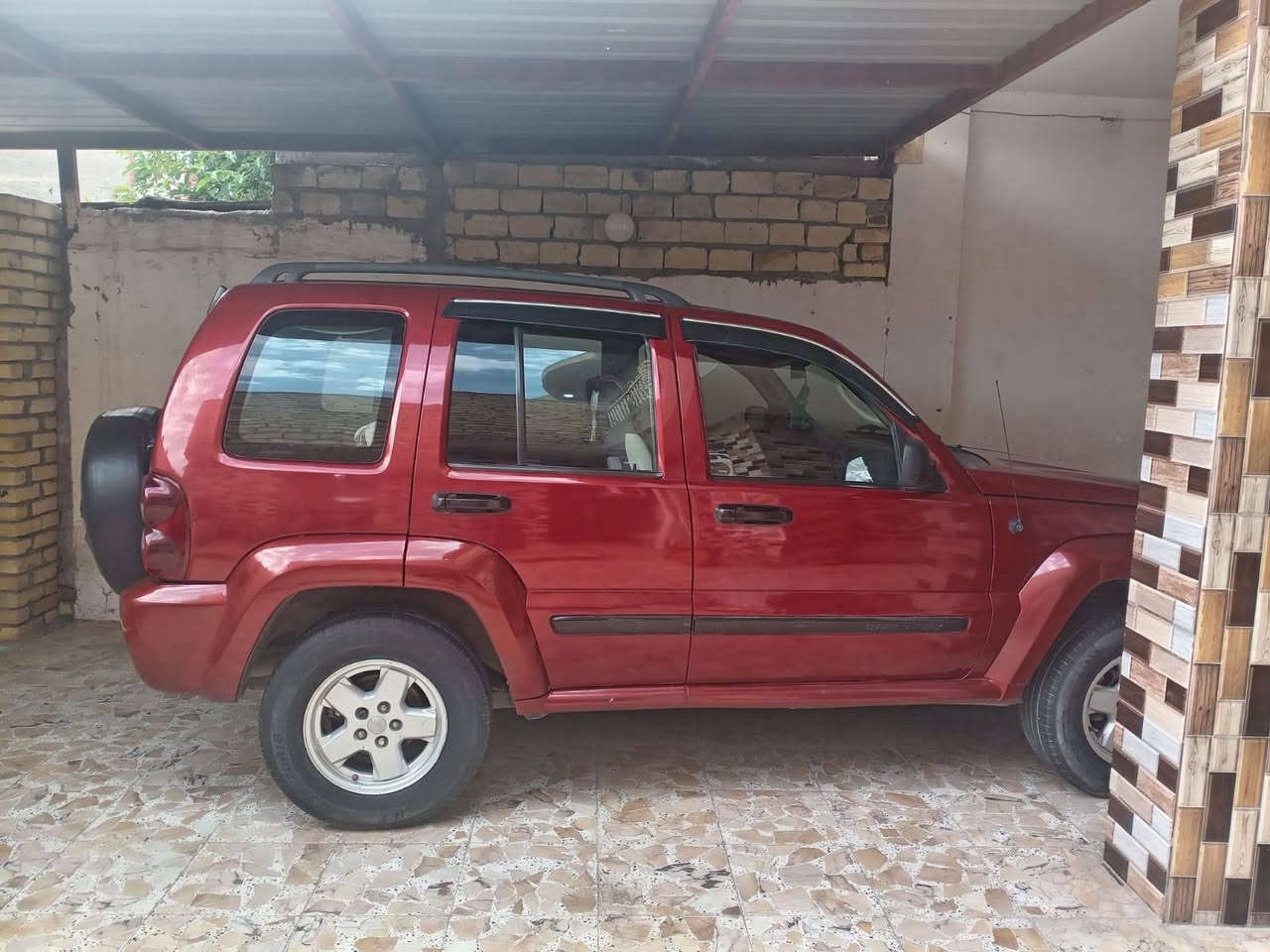 تحيه طيبه للبيع فقط جيب لبرتي ٢٠٠٧السياره جاهزه من كل النواحي كير ومكينه وحداديه تخم تاير تبريد تدفئه شغالات السعر ٧٥ للاستفسار على الرقم ***********مكان السياره واسط النعمانيه
