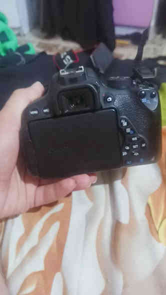 السلام عليك كانون 700 دي نضيفه تواصل واتساب ***********
