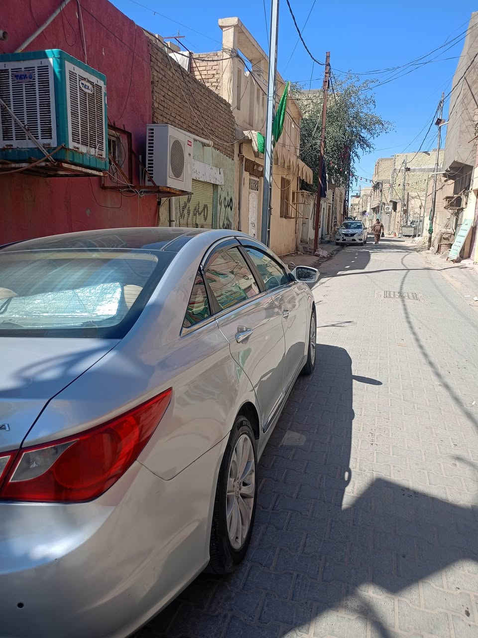 سوناتا 2011 خليجي
فول مواصفات 
فتحه بنرامه
بصمة تغشيل
بصمة ابواب
تدفه +تبريد ثلج
سياره جاهزه مناصه اي شي 
احلى من الصوره
مكفوله من الضربه وتبديل 
بس مصبوغه حزام جماليه فقط 
للتواصل ***********
