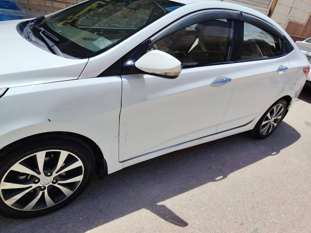🚗 للبيع: هيونداي أكسنت 2014 (فول مواصفات) 🚗
​الموديل: 2014 (فتحة، شاشة، كاميرا، تحكم، ويل كب، إشارات بالمرايا)
​المحرك: حجم 1600 (بحالة جيدة)
​​الكير: بحالة جيدة | التبريد: ثلج 
​البودي: بيها باب مفتوح فقط 
​الأوراق: رقم بابل، السنوية باسمي (تحويل مباشر).
​المكان: النجف الأشرف.
​السعر: 103 ورقة (وبيها مجال ).
​📞 للتواصل والاستفسار: ***********
