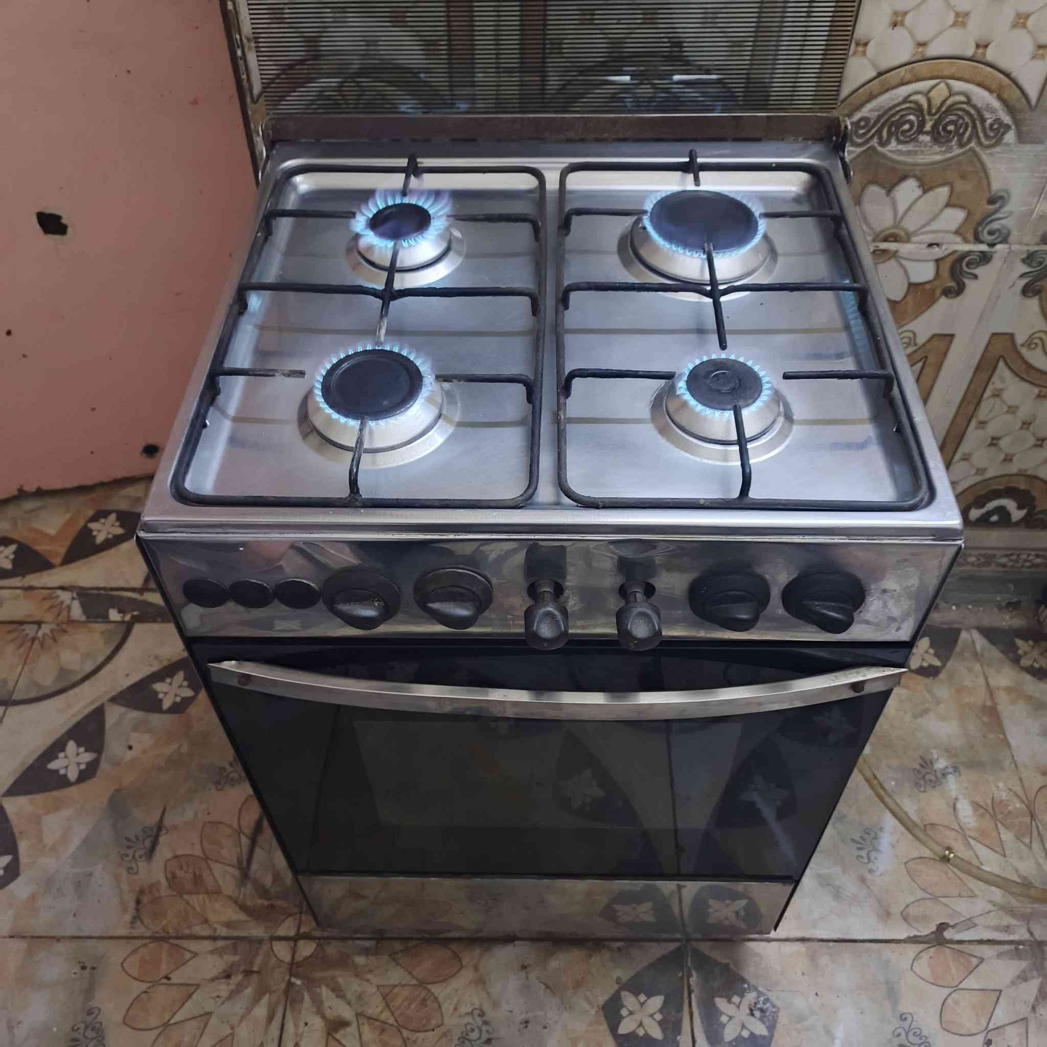 سلام عليكم
طباخ سعره ٦٥
مكاني كركوك حي وحده
رقم, ***********
