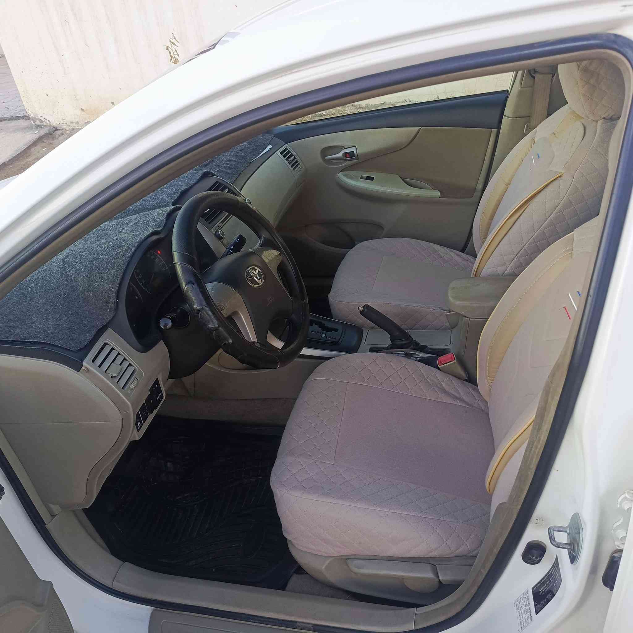 كورولا للبيع موديل ١٣ الشركة العامة للسيارات السعر 140 ورقة 
مكفولة كفالة عامة رقم سليمانية باسمي 

للتواصل على الرقم ***********
