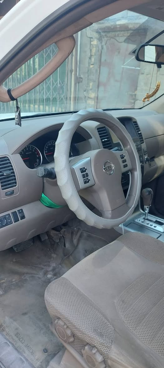 السلام عليكم ورحمة الله وبركاته...نيسان باتفندر ٢٠١٠خليجي دشبول ارماده 3قطع تبريد تبريدها بارد وكلش حلوو معروف تبريد الباتفندر وكامره ابلاديه وكير ومحرك بحاله جيده جدا تخم تاير تحتاج تنظيف ووعنايه وشيالات الخلفيه مال الاكسل او العربانه تحتاج تبديل السياره مابيها مكفوله من الصبغ مجرد طخه صغيره بالباب الخلفي (الجنطه) رقم بصره لبيع سعرها 110وبيها مجال
***********
السياره بالحله حاليآ

