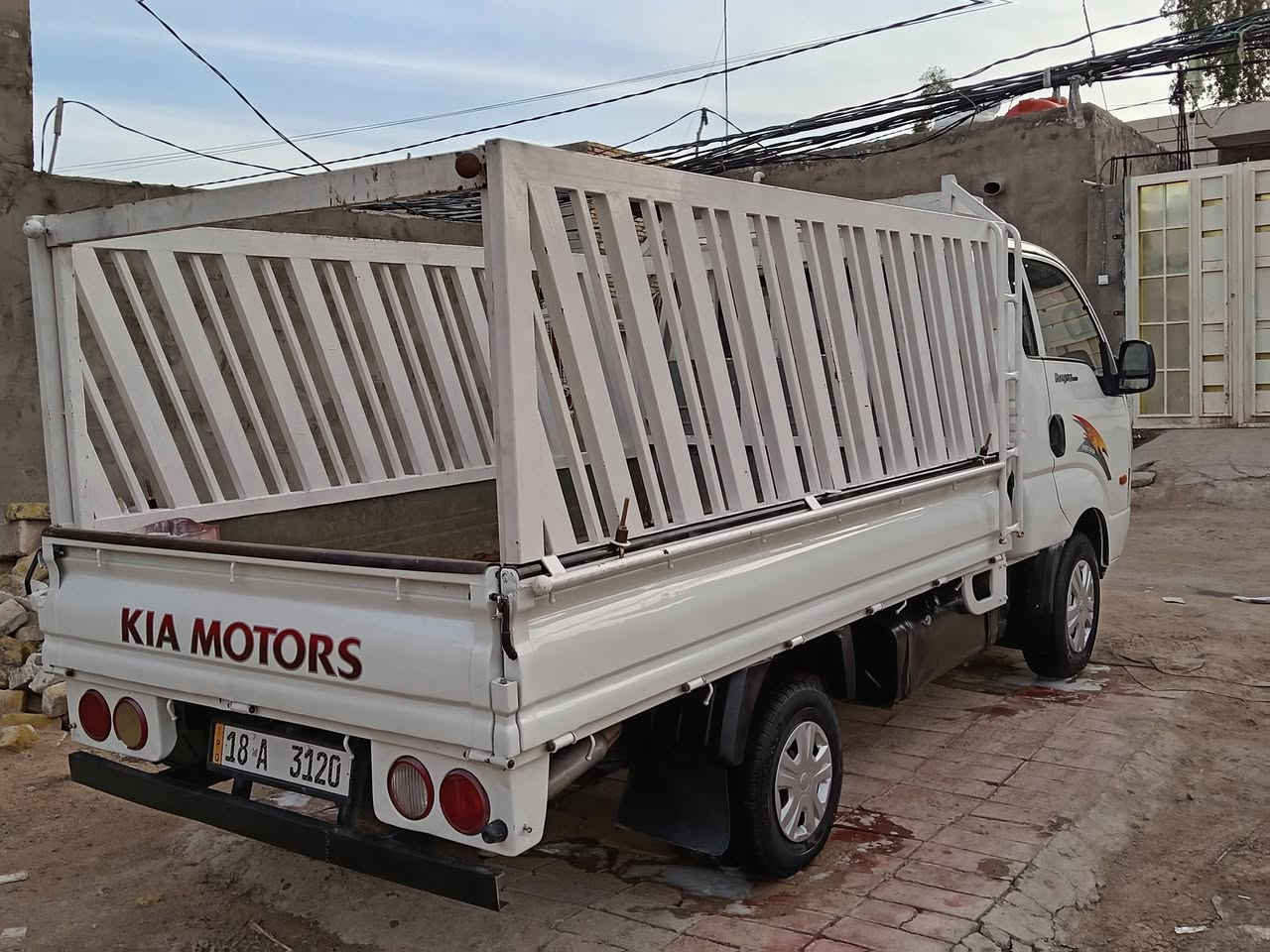 السلام عليكم للبيع كيا 2007رقم قادسيه انكليزي سنويه لل 2030تحويل مباشر شاصي مكفول رقم شاصي واضح مكينه وكير وحداديه وتخم تاير كلهن بلشرط توني شادهن سياره مكفول وجاهزه على 24حبايه كبل للشغل ملاحضه (المحجر مو وي السياره ) السياره احله من الصور السعر 88وبيها مجال للشراي مكاني نجف مشخاب للاستفسار ***********
***********
