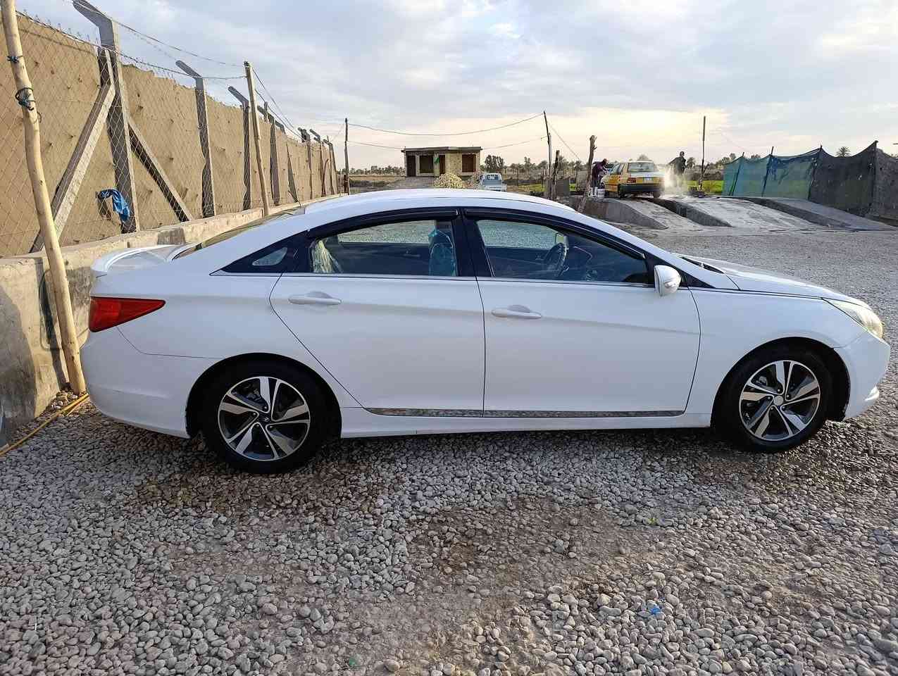 خليي موديل 12 جاهزه من كلشي مكينه 2400 بيها صبغ عام مكفوله من االضربه وتبديل سعرها 95 وبيها مجال *********** بي واتساب
