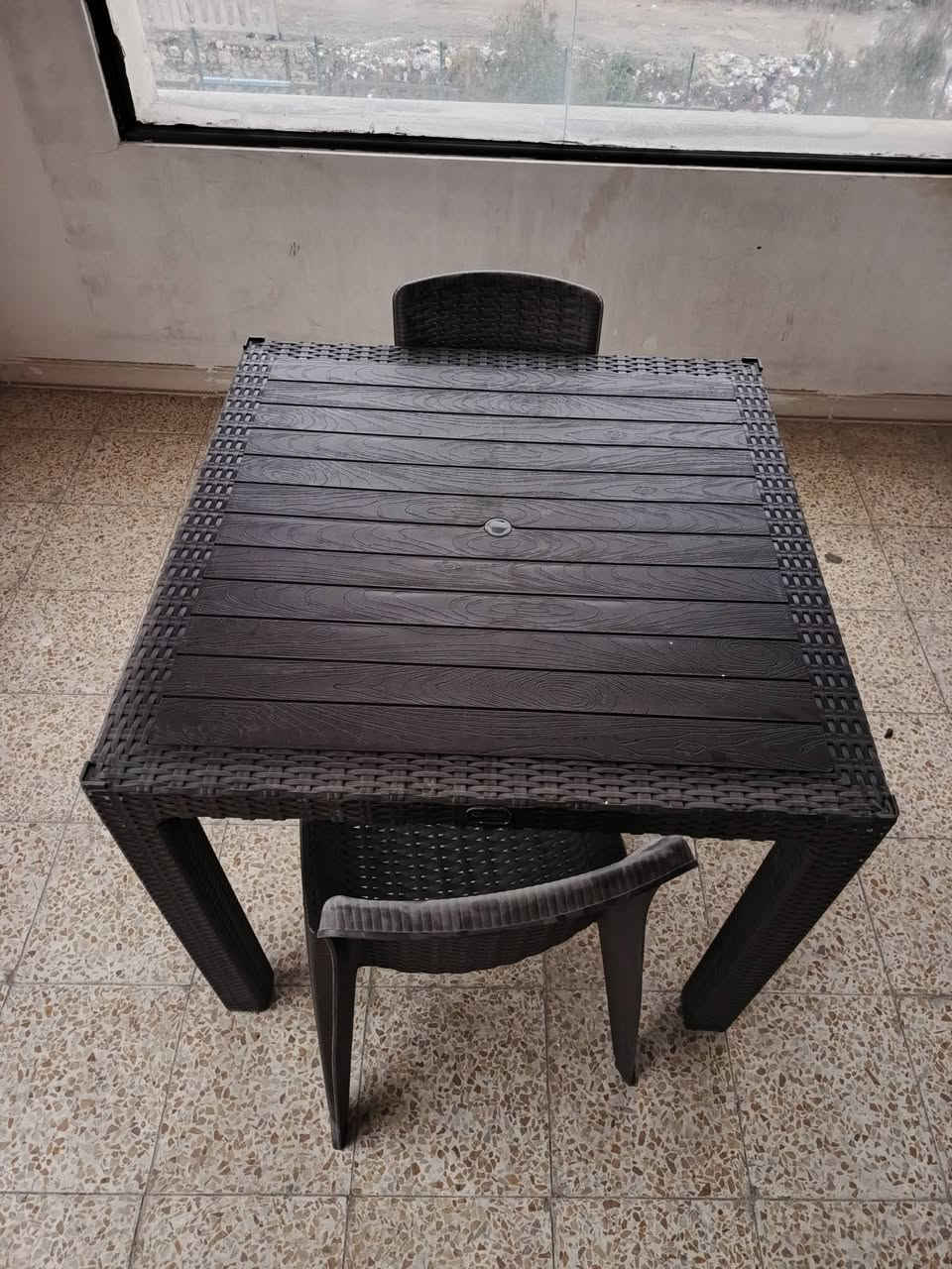 السلام عليكم 
ميز طعام كبير عدد(6) بالاضافه الى الكراسي عدد(4)مع كل ميز السعر 60 الف
ميز طعام حجم صغير عدد(4) بالاضافه الى كراسي عدد(2) مع كل ميز السعر 45 الف مستخدم شي قليل 
للاستفسار الاتصال على الارقام
***********
***********
