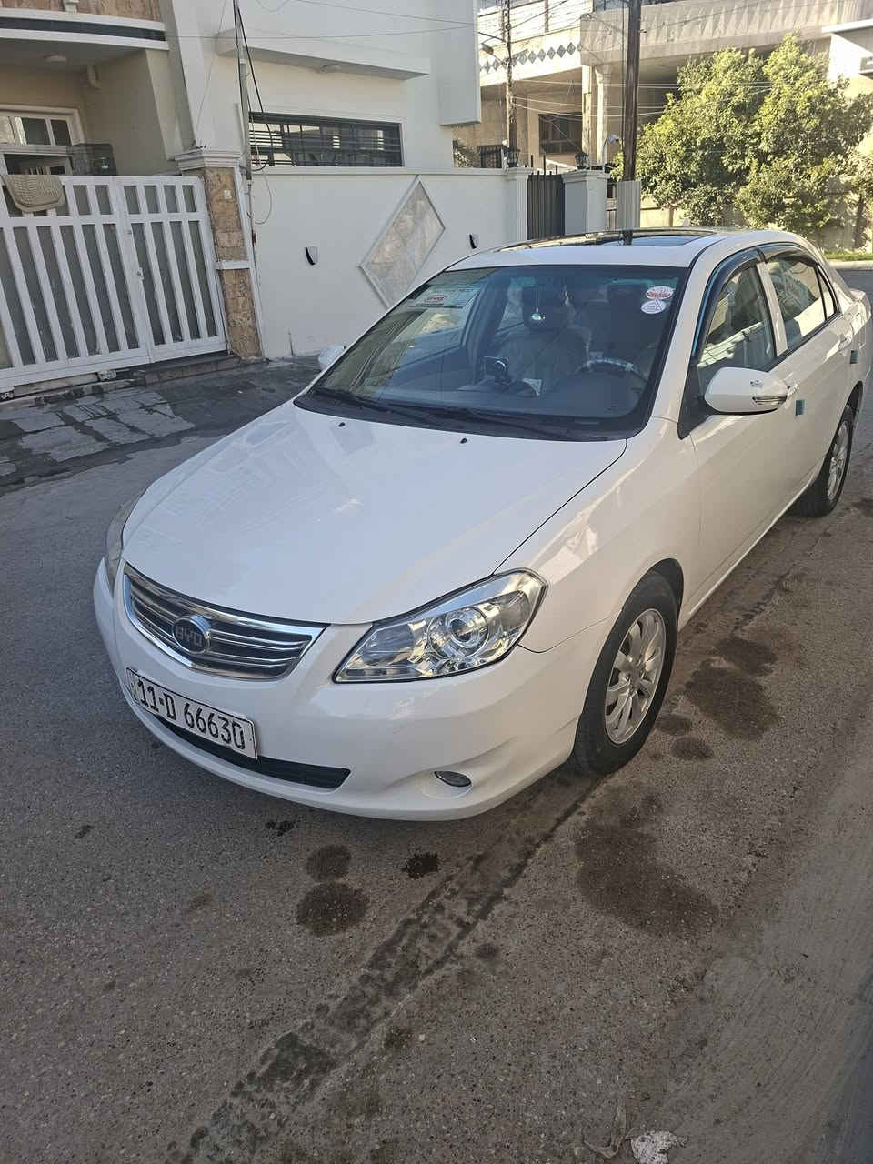 السلام عليكم ..للبيع ..بي واي دي موديل 12 بغداد رقم جديد دولي وبأسمي سيارة جدا جدا نظيفة ومكفولة كفالة عامة من كلشي بحالة الزيرو فول مواصفات ماشية 65 الف السيارة بعد احلى من الصور السعر 73$ وبالعافية لصاحب النصيب 
***********
***********
