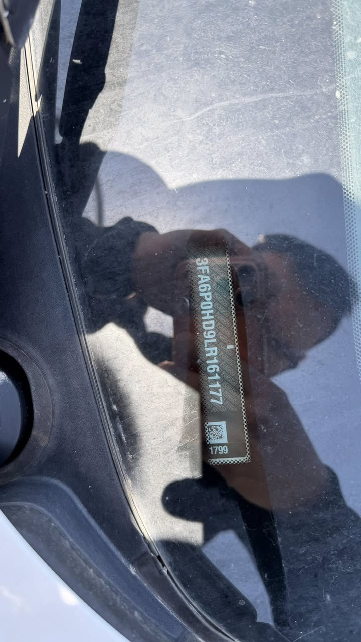 � فورد فيوجن SE موديل 2020

، لون أبيض لؤلؤي، سيارة نظيفة كلش واستعمال شخصي. رقم دهوك 

🔹 مكينة 1.5 تيربو اقتصادية بنفس الوقت
🔹 گير أوتوماتيك
🔹 شاشة وسط + بلوتوث + USB
🔹 كاميرا خلفية
🔹 مثبت سرعة
🔹 تحكم بالستيرن
🔹 تكييف بارد ثلج ❄️
🔹 نظام مانع انزلاق وثبات
🔹 وسائد هوائية
🔹 زجاج ومرايا كهرباء
بيها بعد هوايه موصفات 
السيارة ما بيها شي، ما تحتاج أي صرف، 
سونر سياره موجود 
حادثها بوند مبدل شركه يعني سياره اخوه كلين وحادث ما واصل شاصي يعني نظيفه 
سعره 134بيها مجال شويه 
تواصل ع واتساب ***********
