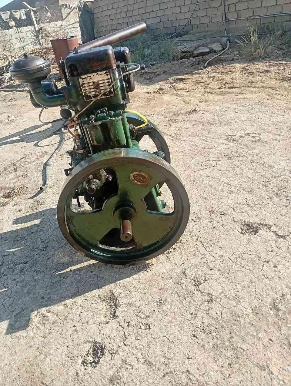 السلام عليكم ماطوحصان خنزيره 5 × 4 صوندا 14 متر ماطور جديد ما مفتوح كله وضع شركه متعهد على الشغل مثل ما تشوفه بالفيديو ماطور بعده جديد 
المكان بابل 
السعر 550 
للاتصال ***********
