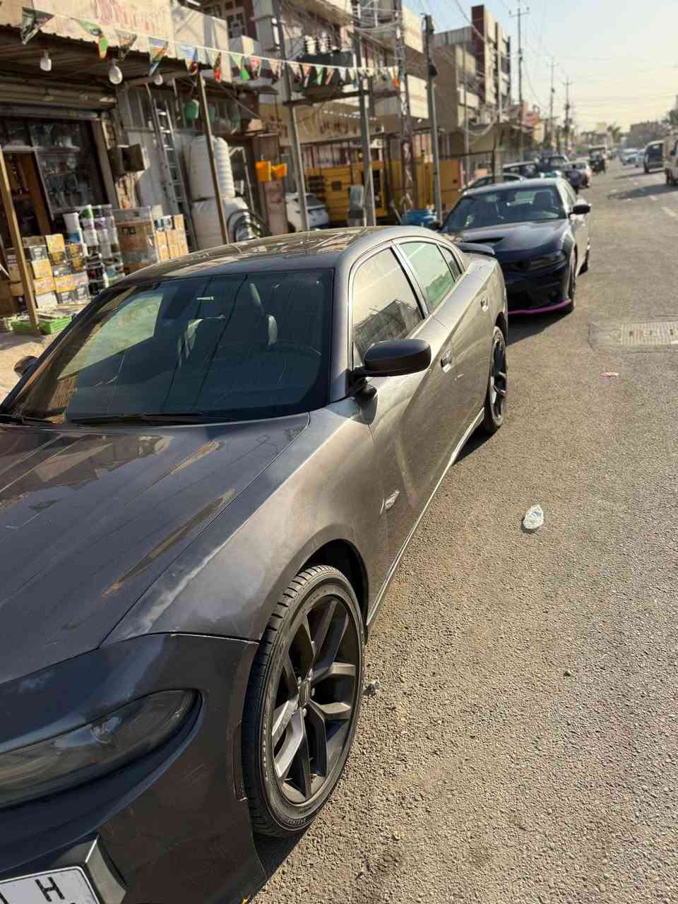 سلام عليكم

جارجر 2017 sxt plus رقم بغداد 

ماشيه 141.000 mile 

مكينه 3600 
السيارة فول مواضفات للاخير :

فتحه سقف

كشنات جلد تدفئه تبريد

كشنات خلفيه تدفئه 

ستيرن تدفئه

خزن مقاعد ميموري 

تحكم كشنات كهرباء بالكامل + مساج

حساسات خلفيه 

سستم صوت السياره هارمن كاردن
الخ... من المواصفات

السياره تحتوي على ادامة كاملة للصدر  الامامي
عليها ويل 20 مال gt 

السيارة داخلة كلين بس بلعراق صار بيها حادث بچم فقط . 

158$ وبيها مجال بسيط 
مكان السياره بغداد  
للاستفسار ***********
