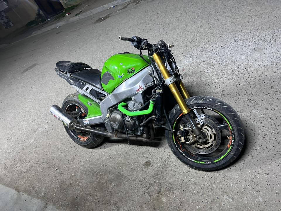 طافيه كوم حديد مابيها نقص  مراوس بدراجه زغيره أو للبيع


**إذا كنت صاحب هذا الإعلان وتريد حذفه لأي سبب، رجاءا أرسل رسالة إلى الدعم الفني**