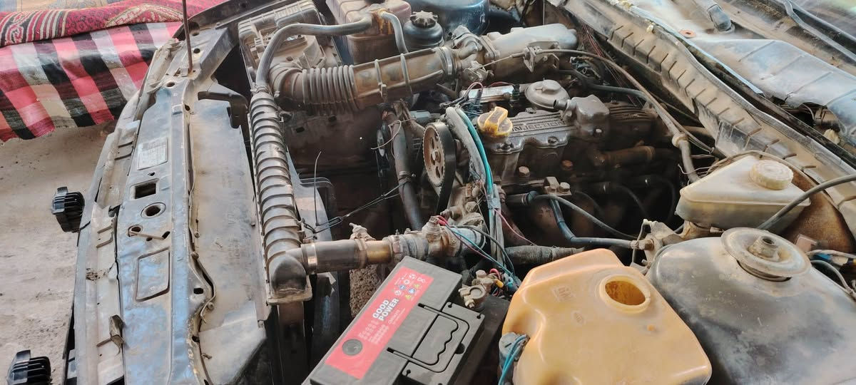 اوبل اوميكا ...گير عادي
سيارة شغالة  وبيها محرك وكير خير من الله
إبيعلك كوم حديد فقط ..مثل ما بل صور..لارقم وتحويل ولا اي شي..
مكان ديالى..هبهب 
اتصل وادلل ***********
