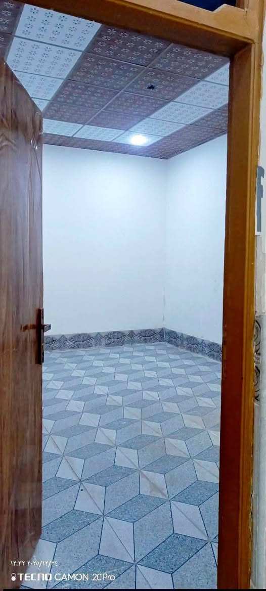 يا الله بيت لليجار 100م سعر اليجار 200الف 
 اساس او سقف صب مسلح 

البيت يحتوي على 
 غرفه نوم صاله مطبخستقبال صحيات

العنوان نجف الاشرف
 مقابل قرية الغدير الاولى شارع الصب عمود 276 للستفسار 
***********
