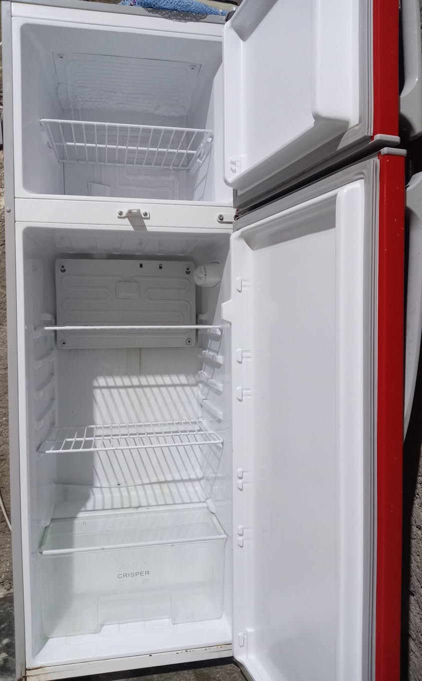 السلام عليكم ثلاجه للبيع ***********
