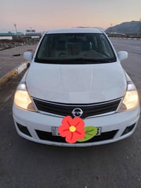 نيسان فيرسا • ٢٠١١ • رانية